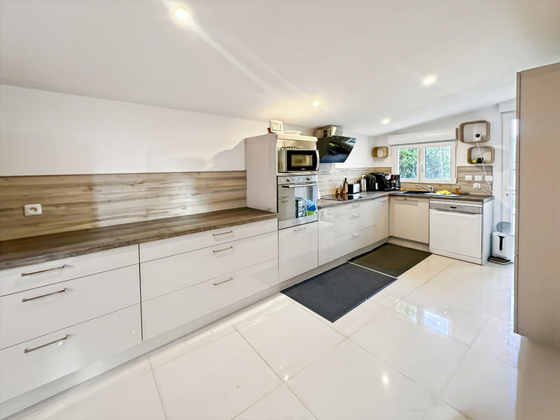 Maison - 96 m² - 5 pièces