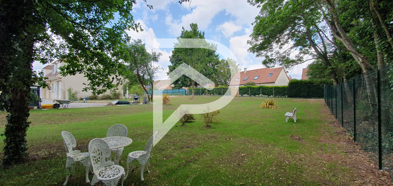 Maison - 180 m² - 8 pièces