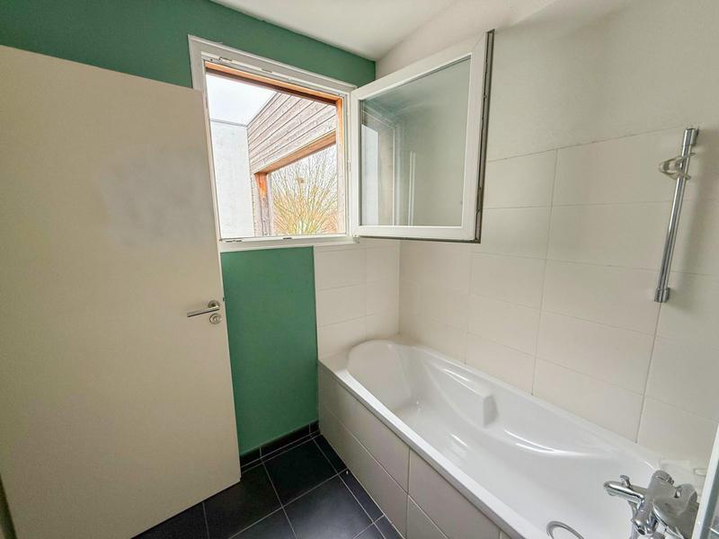 Maison - 99 m² - 5 pièces