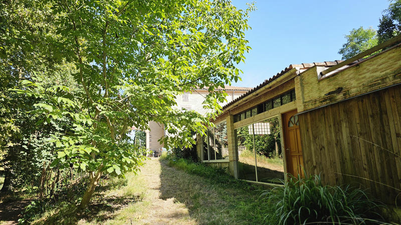 Maison - 600 m² - 20 pièces