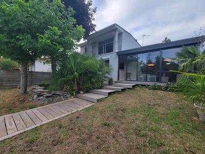 Maison - 178 m² - 6 pièces