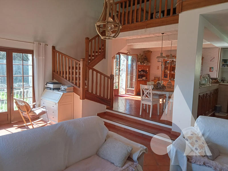 Maison - 290 m² - 10 pièces