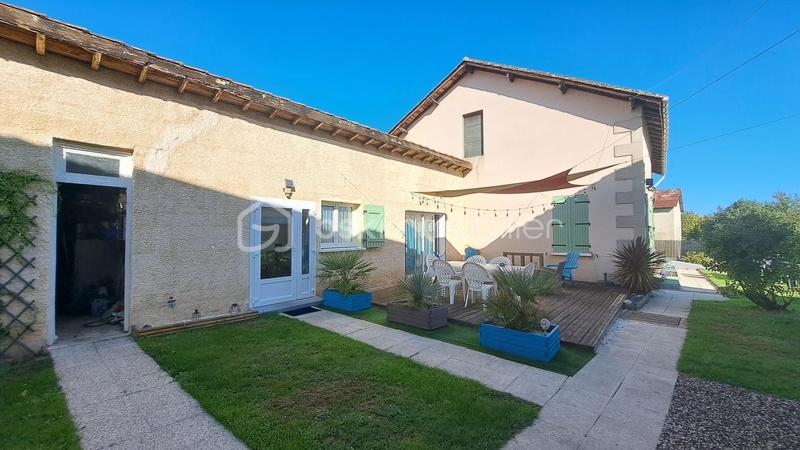 Maison chambre d'hôtes - 340 m² - 8 pièces