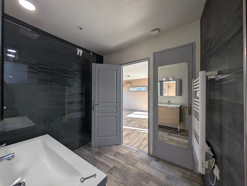 Appartement - 80 m² - 3 pièces