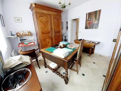 Maison - 246 m² - 8 pièces