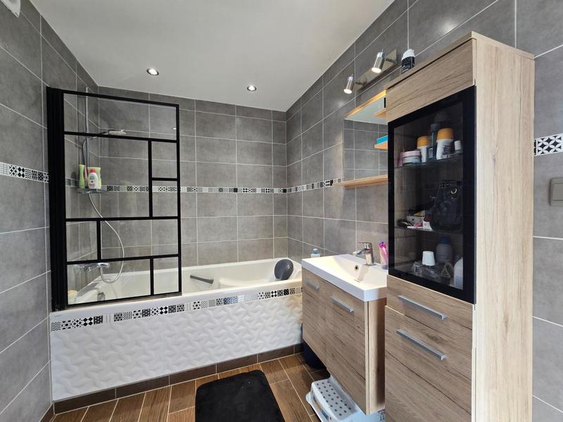 Maison - 77 m² - 5 pièces