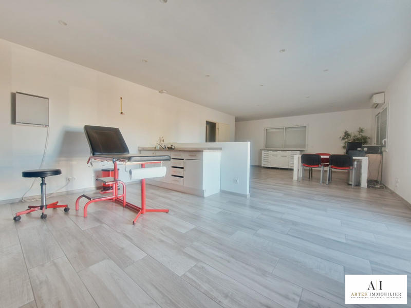 Local d'activités - 77 m² - 3 pièces