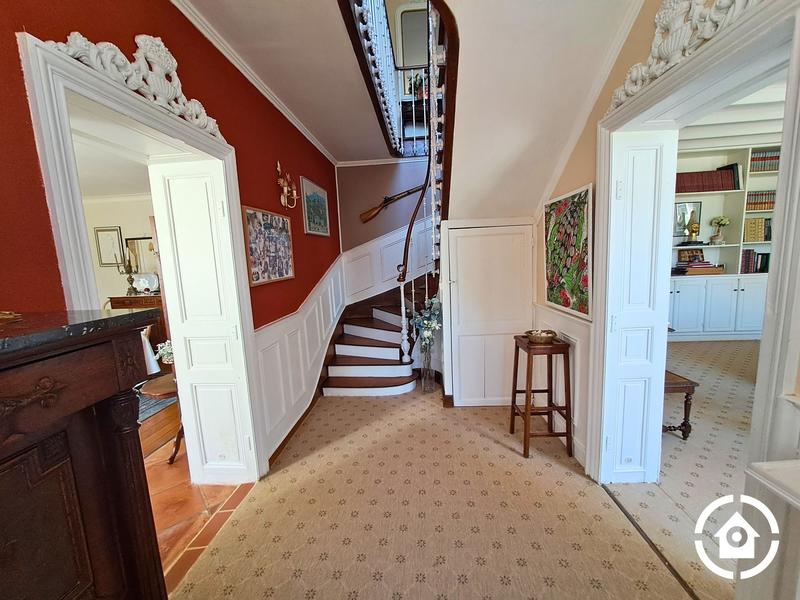 Maison ancienne - 283 m² - 9 pièces