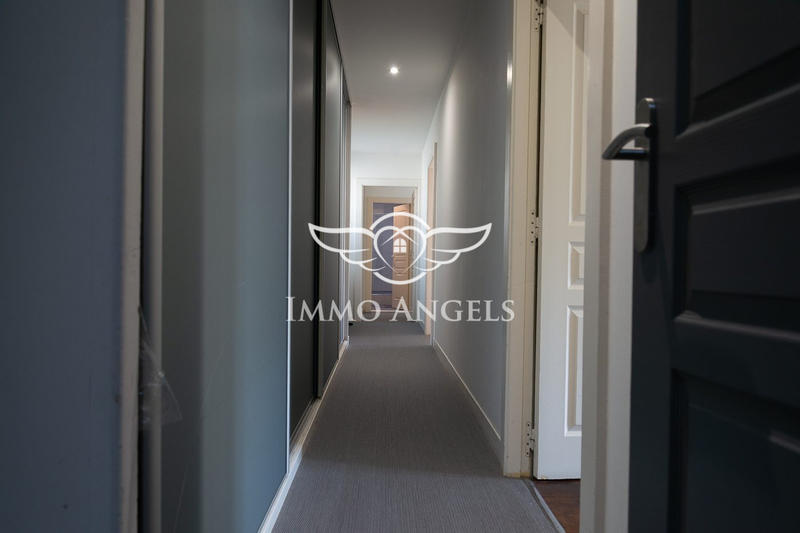 Maison - 500 m² - 9 pièces