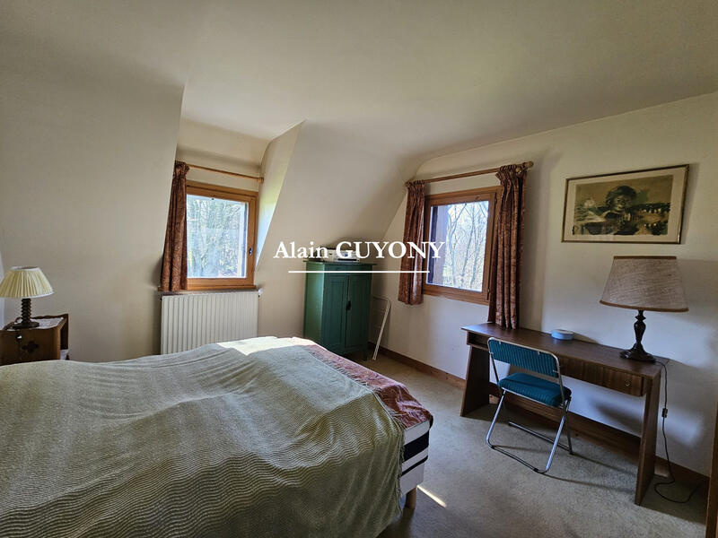 Maison - 247 m² - 8 pièces