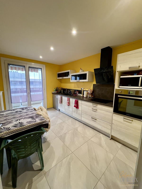 Appartement - 104 m² - 4 pièces