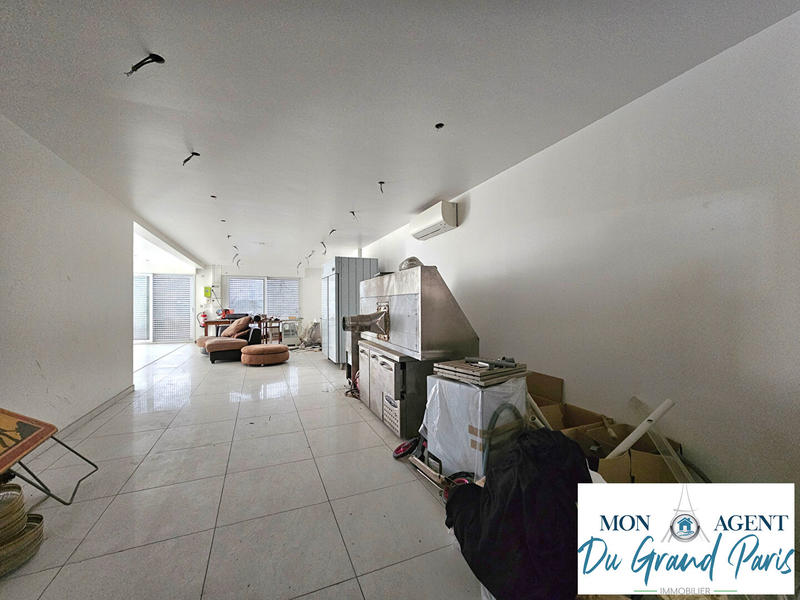 Local commercial - 120 m² - 4 pièces