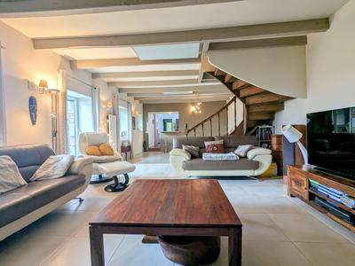 Maison ancienne - 186 m² - 8 pièces