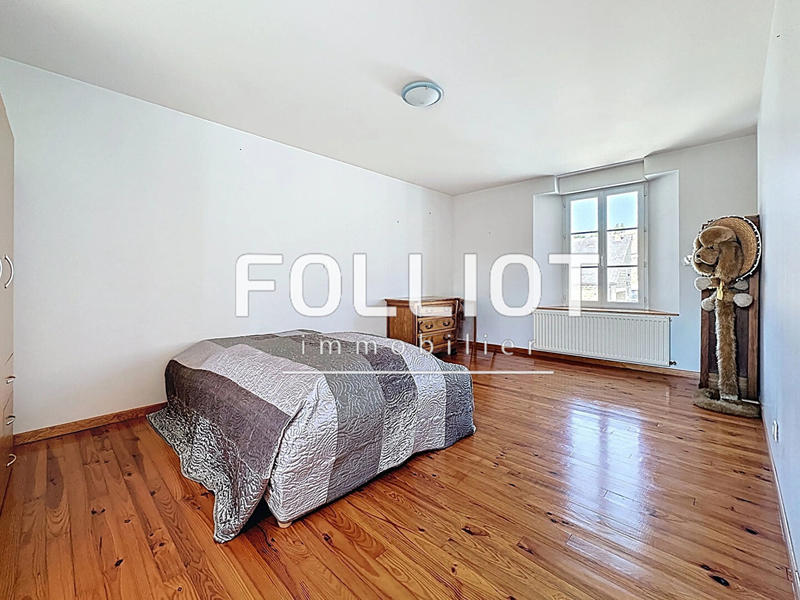 Maison - 302 m² - 16 pièces