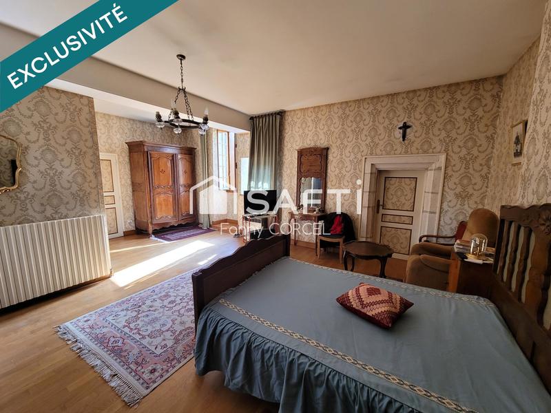 Maison - 221 m² - 9 pièces