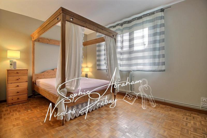 Maison - 211 m² - 8 pièces