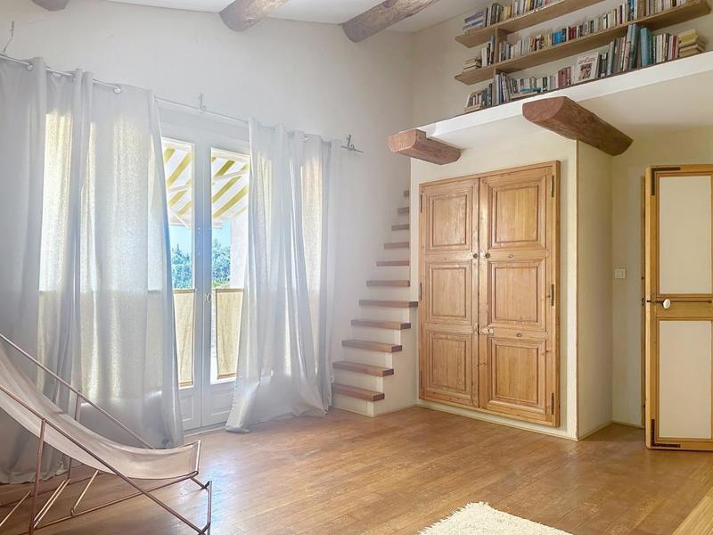 Maison - 240 m² - 6 pièces