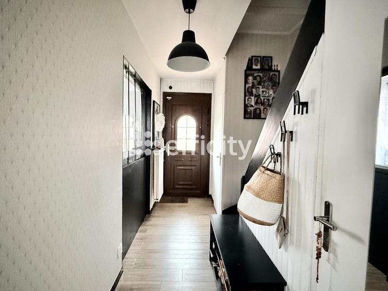 Maison - 91 m² - 5 pièces