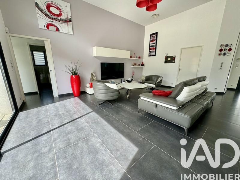 Maison - 218 m² - 7 pièces