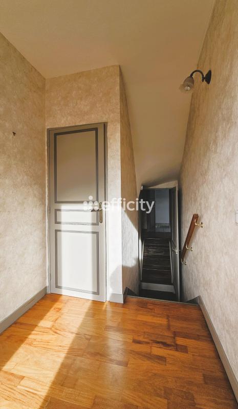Appartement - 136 m² - 5 pièces