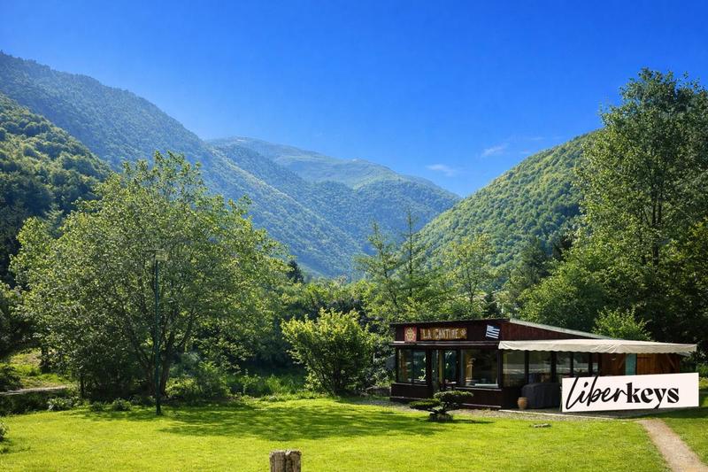 Propriété - 300 m² - 15 pièces