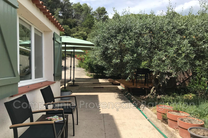 Maison - 250 m² - 7 pièces