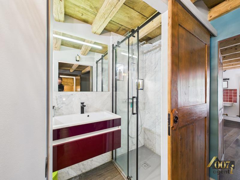 Maison - 225 m² - 8 pièces