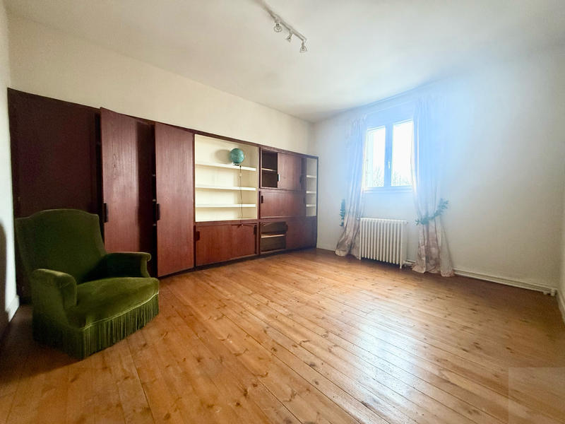 Maison - 200 m² - 5 pièces