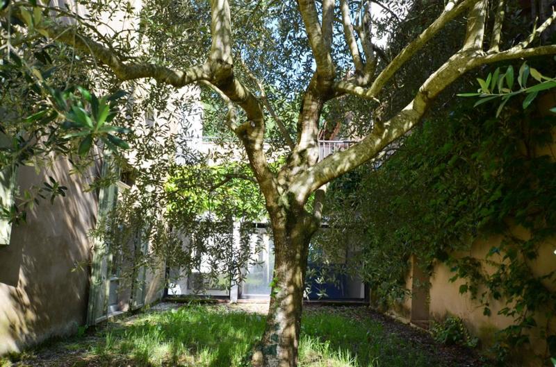 Maison - 421 m² - 11 pièces