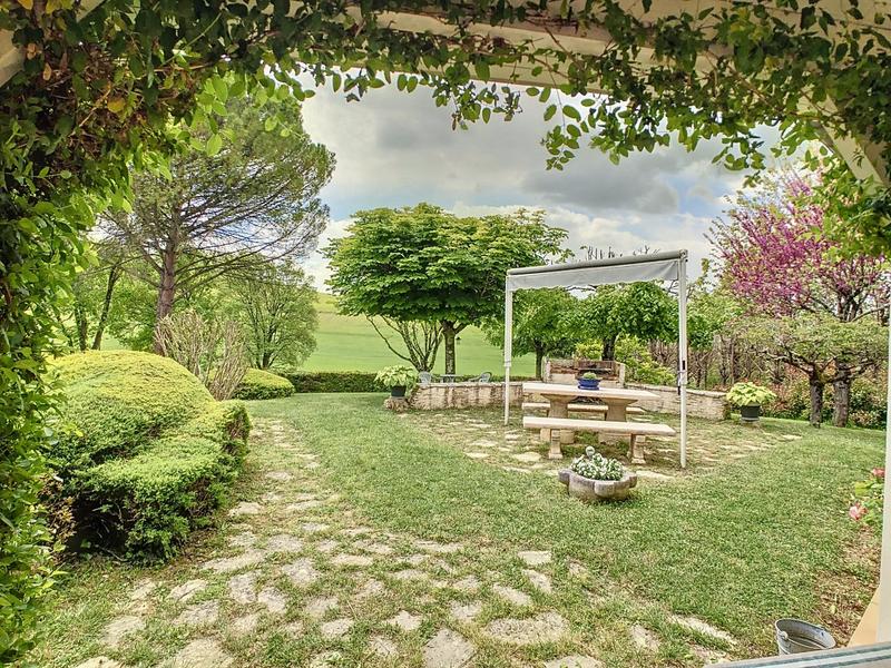 Maison traditionnelle - 156 m² - 5 pièces