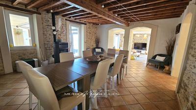 Maison - 181 m² - 6 pièces