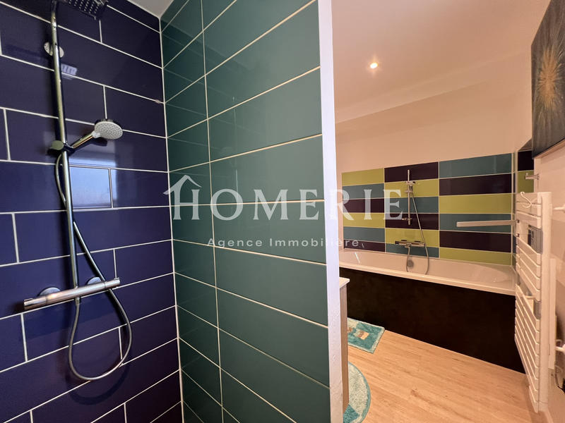 Maison - 232 m² - 7 pièces