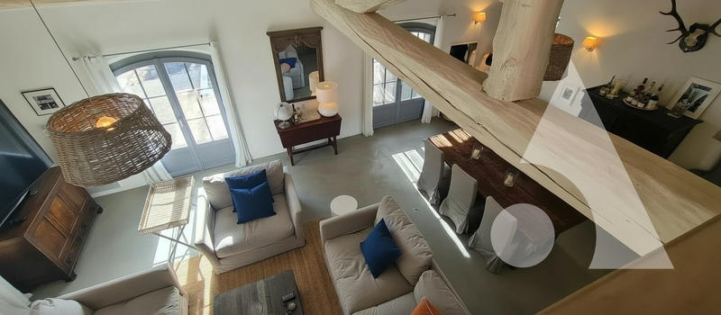 Villa - 221 m² - 6 pièces