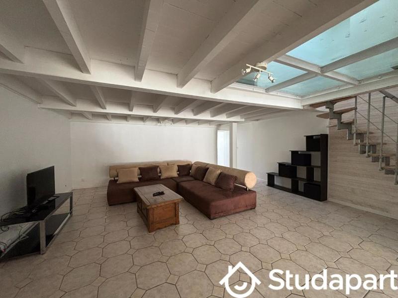 Chambre - 11 m² - 1 pièce