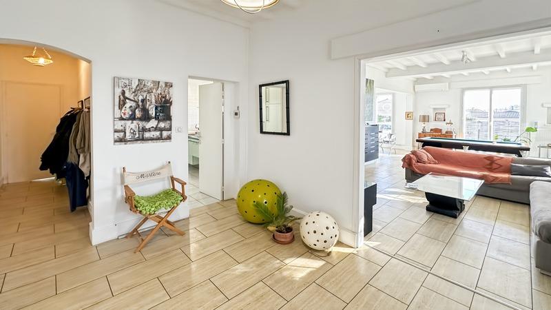 Maison - 205 m² - 6 pièces