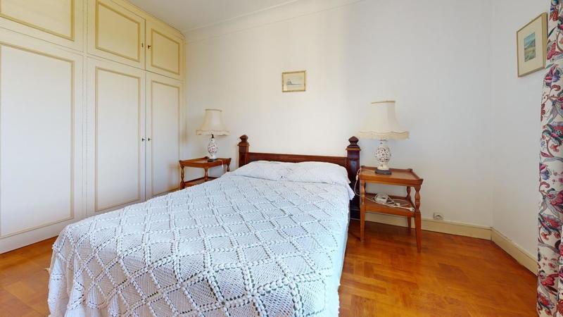 Maison - 320 m² - 8 pièces