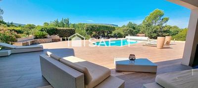 Villa - 205 m² - 5 pièces
