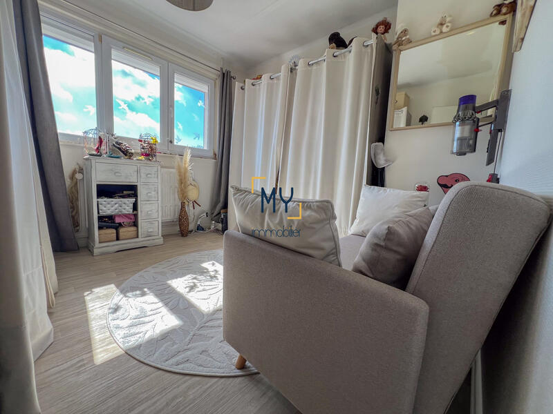 Maison - 90 m² - 5 pièces