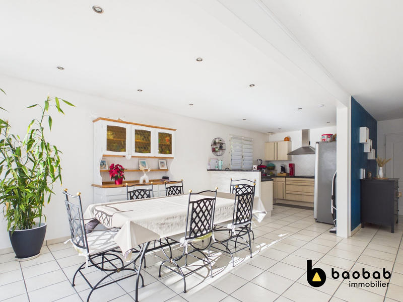 Maison - 120 m² - 5 pièces