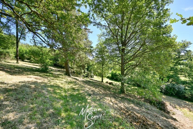 Terrain constructible - 810 m²