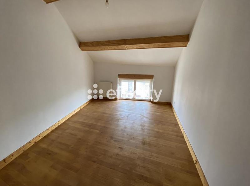 Maison - 99 m² - 5 pièces
