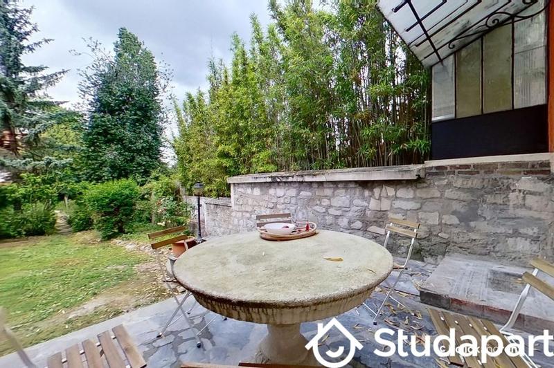 Chambre - 127 m² - 1 pièce