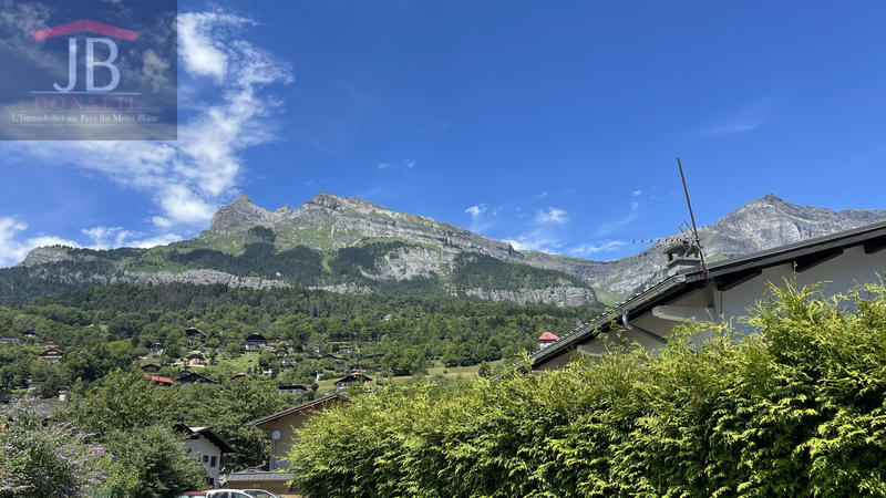 Maison - 233 m² - 9 pièces