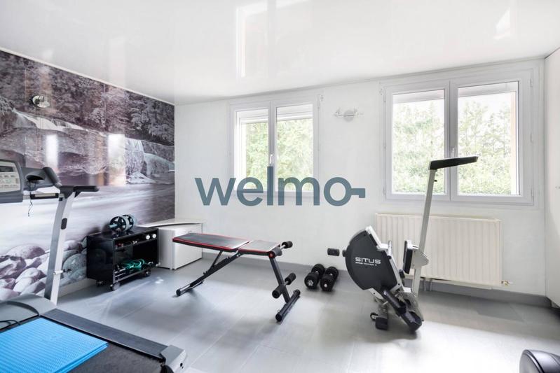 Maison - 300 m² - 14 pièces