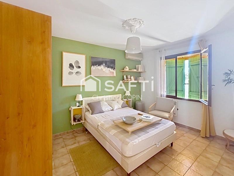 Maison - 239 m² - 8 pièces