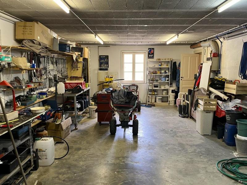 Maison - 250 m² - 6 pièces