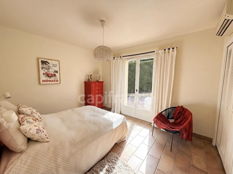 Villa - 218 m² - 8 pièces