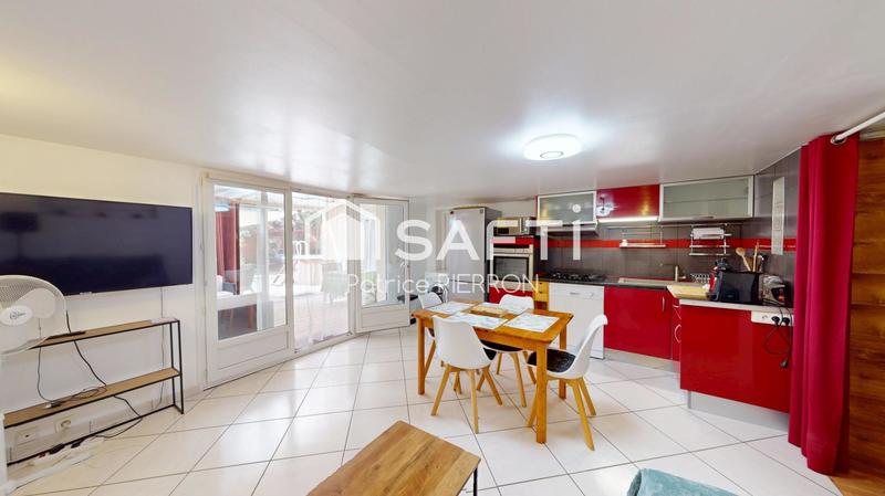 Maison - 258 m² - 10 pièces