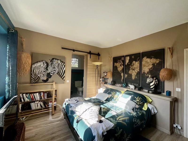 Villa - 259 m² - 5 pièces