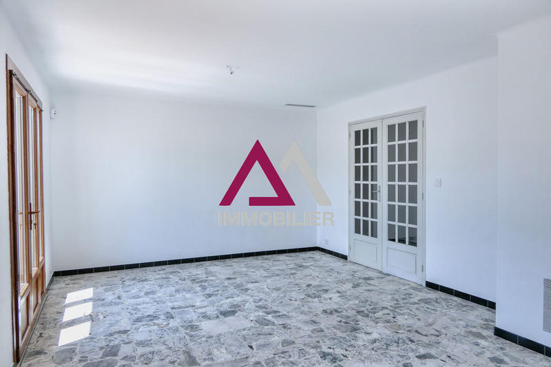 Villa - 90 m² - 5 pièces